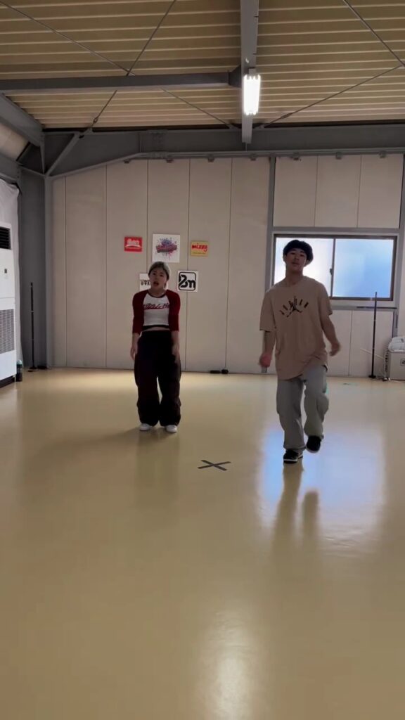 シンクロする熱量。この二人ダンスは視...